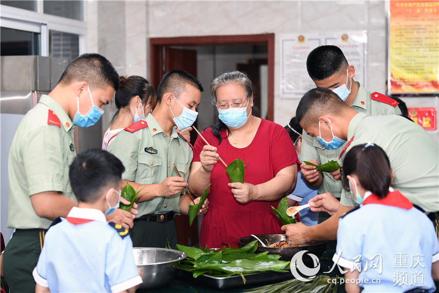 ӬF侯ٱJW־ z