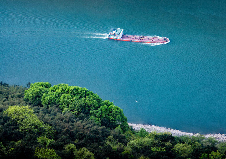 @_߅{L@ﴩ^Gˮ̲ɫz