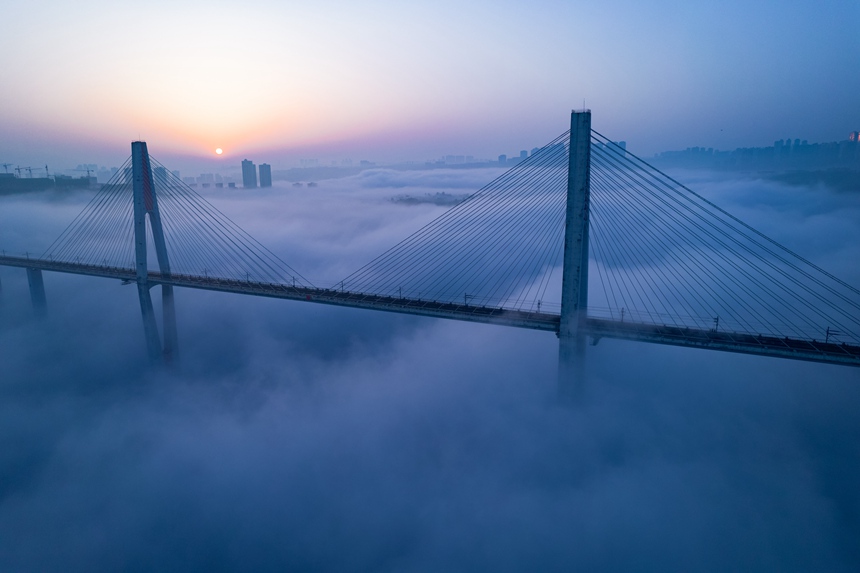 FеĲ̼܉ØͬHЇ˾D