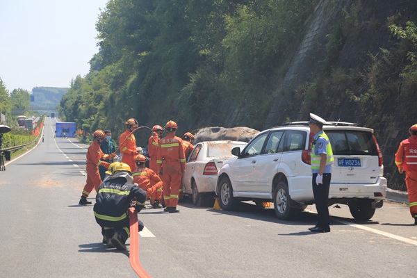 應急演練現場。重慶高速集團供圖