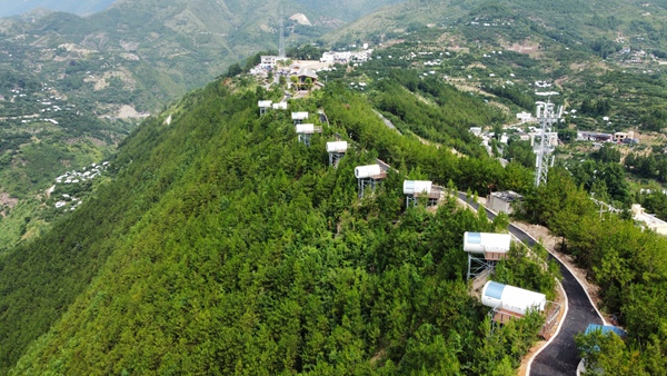 特色懸崖酒店。王成偉攝