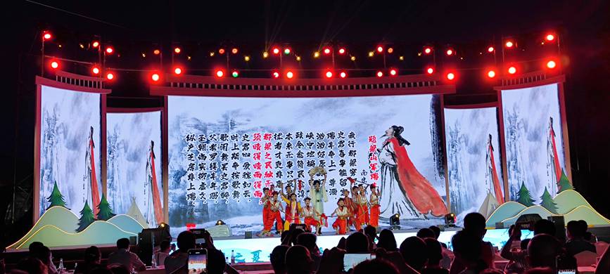 非遺文化節目抬兒調展演—《陸游問路》。張常偉攝