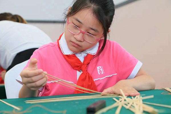 感受竹編技藝?；顒又鬓k方供圖