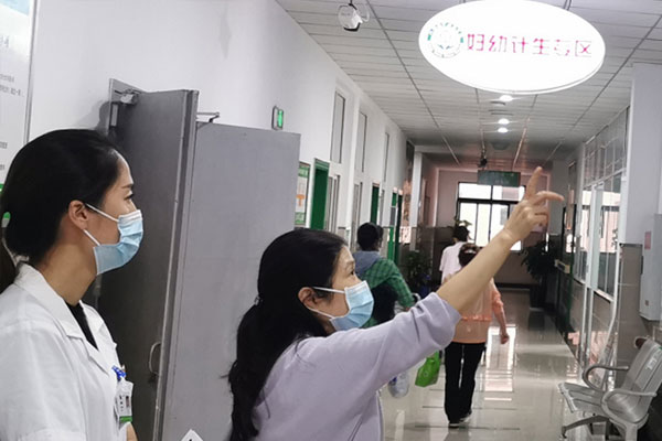 指導基層衛生院婦幼健康部規范化建設。璧山區婦幼保健院供圖