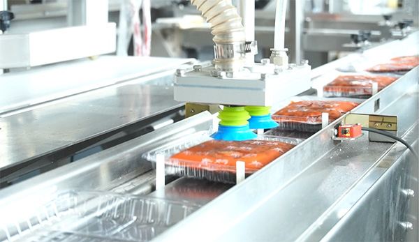 重慶秦媽實業基地生產車間。唐文蕤攝