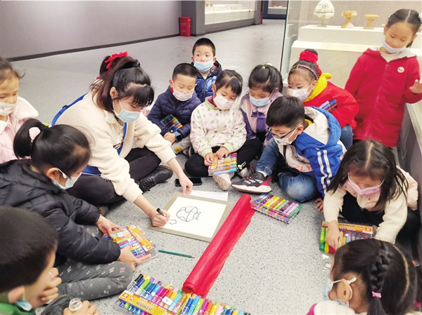 巴渝民俗博物館舉行“畫說博物館“春季采風活動