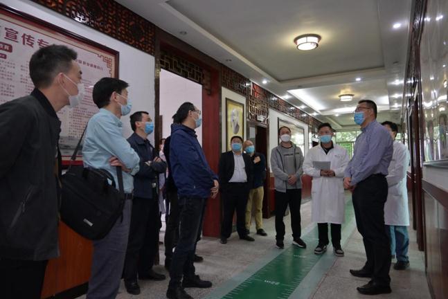 指導建設塵肺病康復站。重慶醫藥高等?？茖W校附屬第一醫院供圖