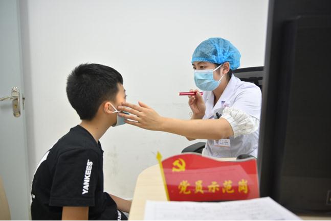 黨員示范崗。重慶醫藥高等?？茖W校附屬第一醫院供圖