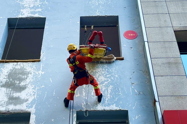 訓練現場。渝中區消防救援支隊供圖