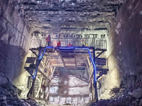 工程施工現場。周捷攝