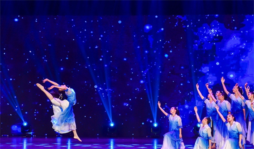 南開（融僑中學舞蹈課）《夜空中最亮的星》。南岸區教委供圖
