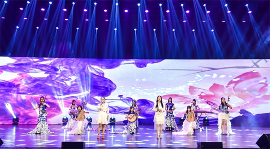 重慶市第十一中 聲樂課《一路生花》。南岸區教委供圖