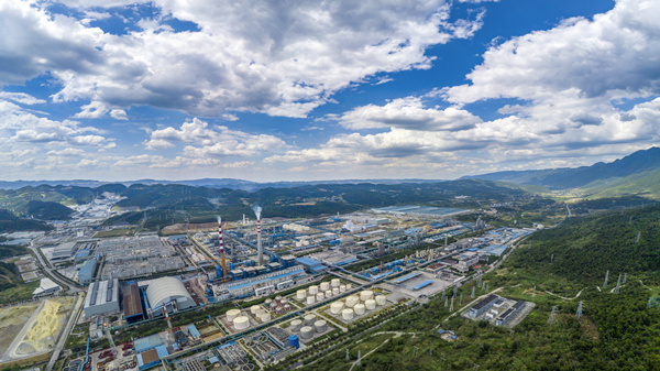 重慶華峰新材料產業園一角。白濤街道供圖