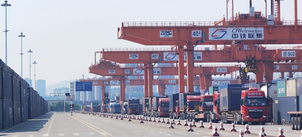 重慶市沙坪壩區團結村車站作業現場。渝新歐公司供圖