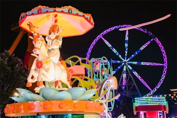 歡樂谷歡樂繽紛大巡游。兩江新區黨工委宣傳部