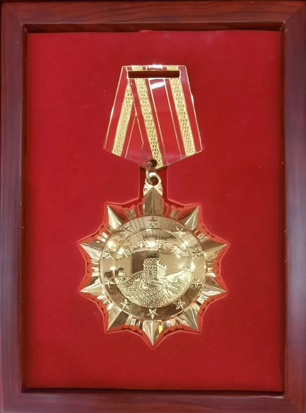 楊雪峰同志“時代楷?！豹務?。資料圖