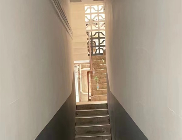 老舊樓道改造后。姜家鎮政府供圖