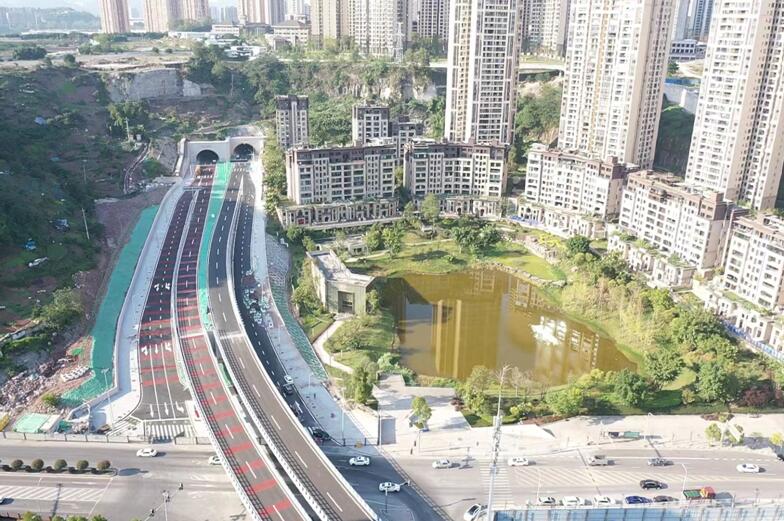 新九中路。重慶城投建設公司 供圖