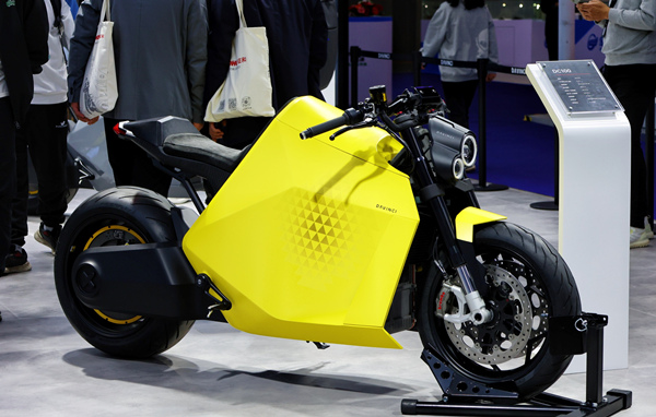 亮相展車800多款。李聰沖攝