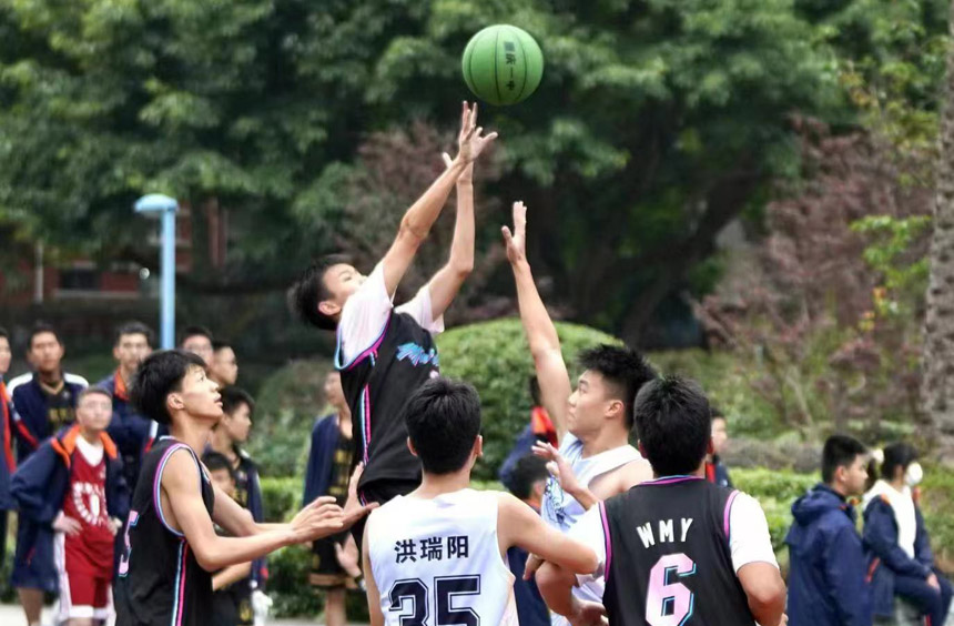 籃球比賽。重慶一中供圖
