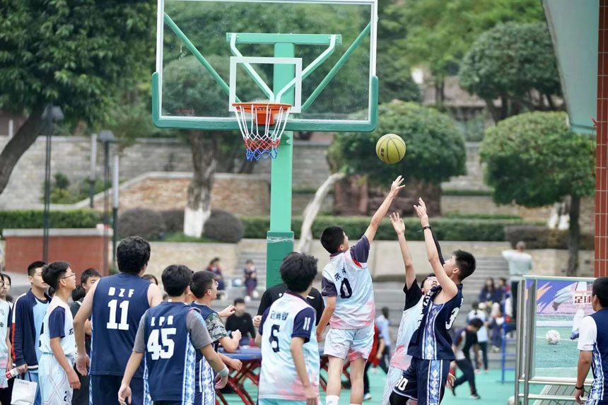 籃球比賽。重慶一中供圖