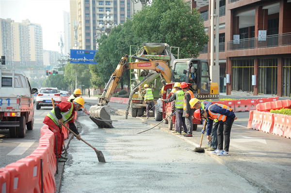 施工現場。陳涵攝