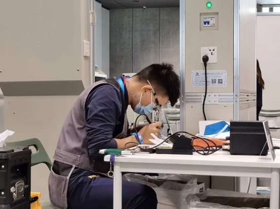 李小松正在比賽。重慶市人力社保局供圖