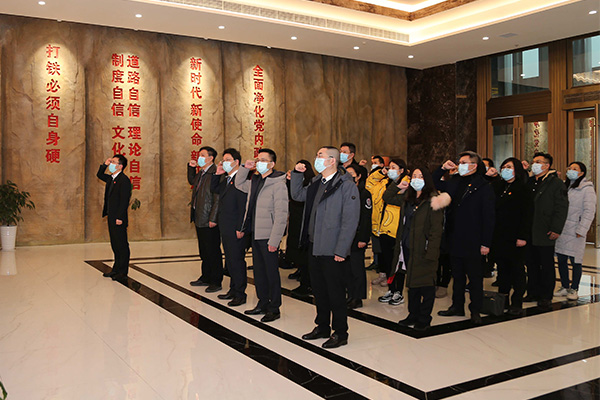 開展黨建活動。新華保險重慶分公司供圖