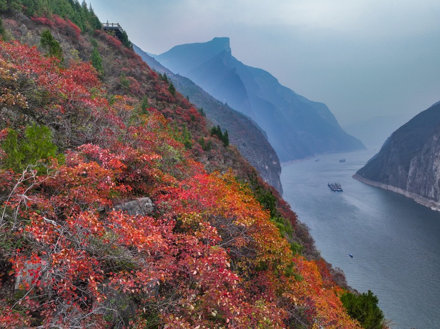 長江瞿塘峽一帶景色宜人，秀美如畫。王正坤攝