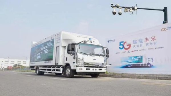基于5G+千兆光網絡的車路協同自動駕駛智慧物流。資料圖
