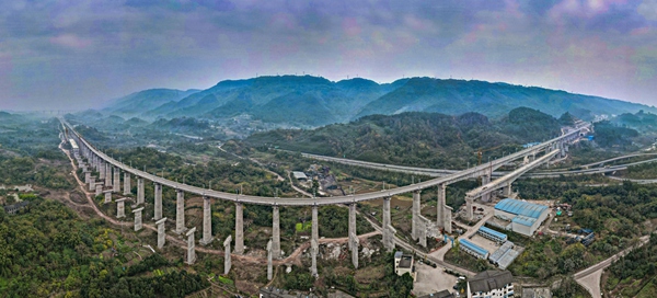 中鐵八局承建重慶鐵路樞紐東環線。中鐵八局供圖