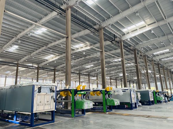 金龍電工智慧工廠進入新設備安裝調試階段。金龍電工供圖