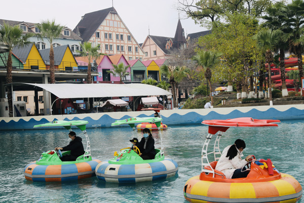 游客在景區游玩。楊孝永攝