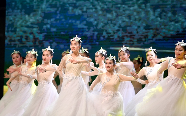 現場。周邦靜攝