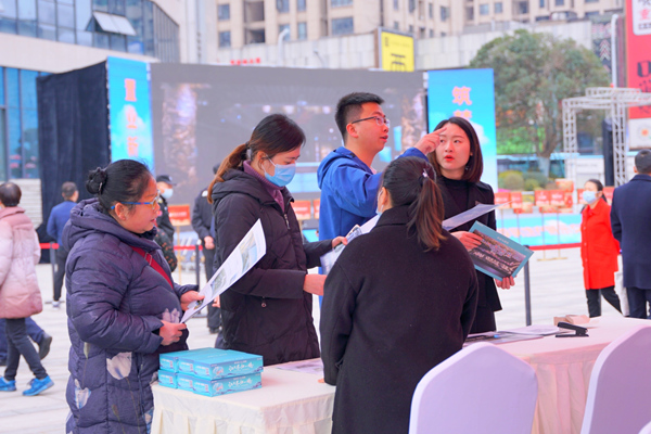 2023年九龍坡區春季房交會現場。劉晨攝