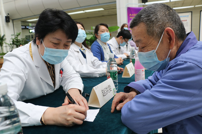 義診現場。西南醫院供圖