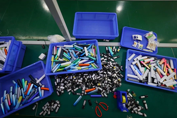 煙具半成品。江津區公安局供圖