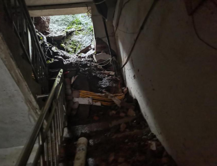 萬州區甘寧鎮姜家村滑坡全景圖