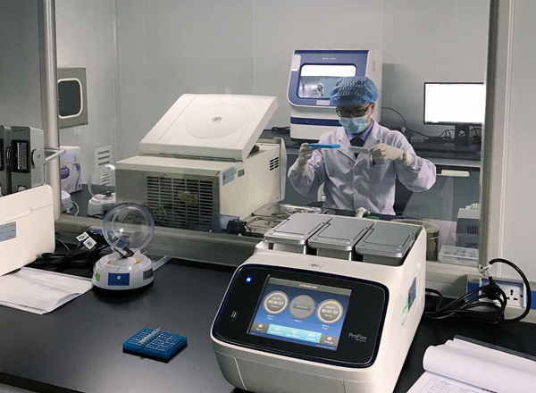 李江在工作中。兩江新區公安分局供圖