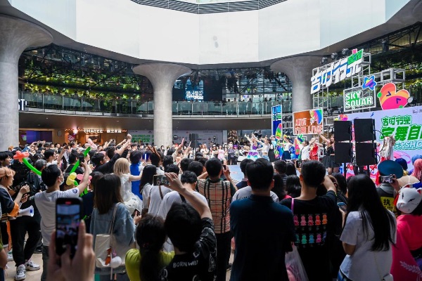 重慶方圓LIVE開業現場。重慶方圓LIVE供圖