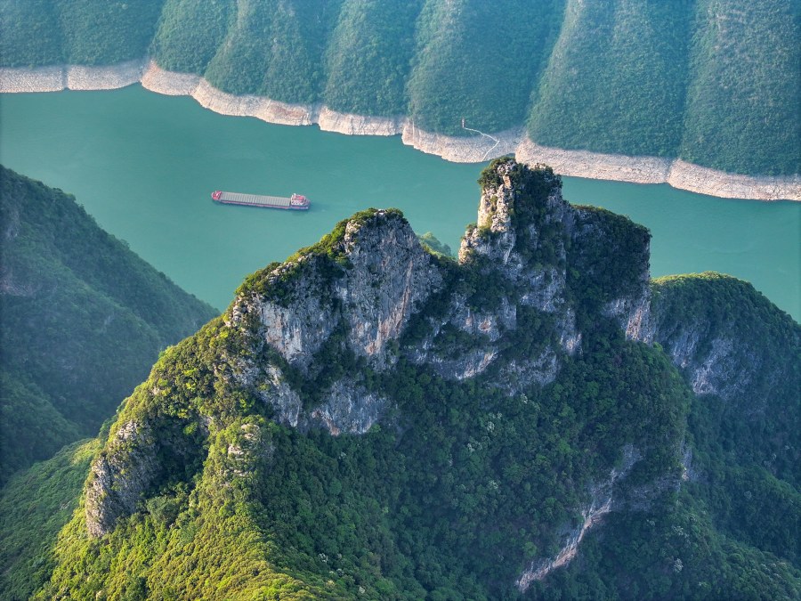 夏日巫峽美。王正坤攝