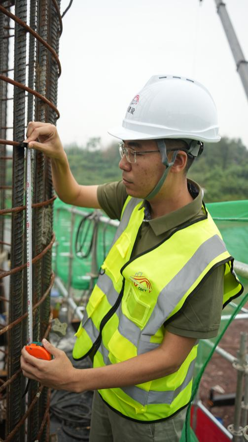 何青駿。劉超攝