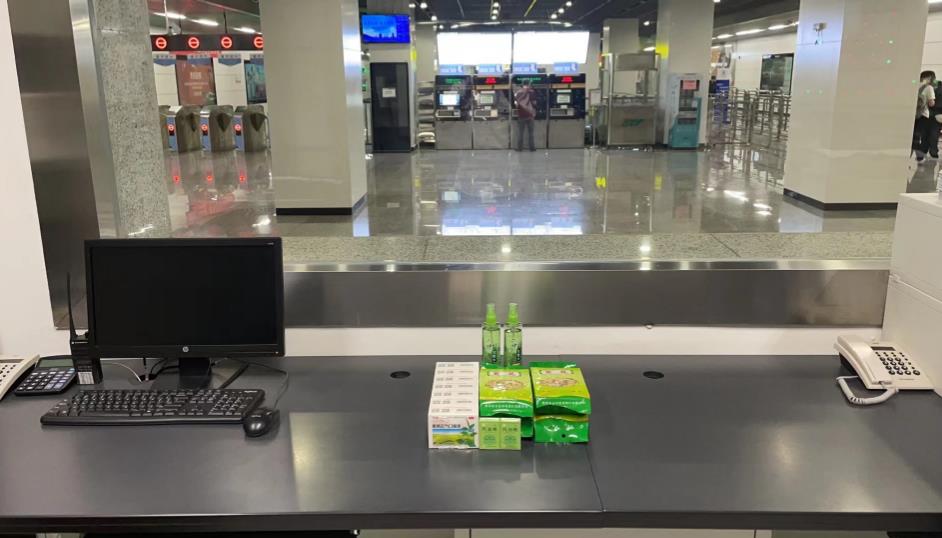 車站均備有防暑降溫物品。重慶交通開投集團軌道集團供圖