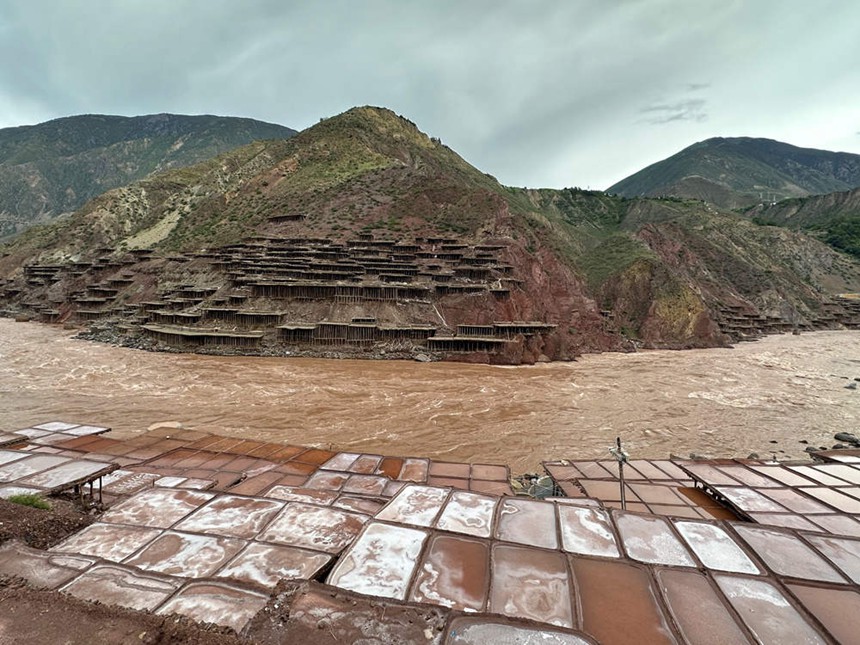 瀾滄江畔的千年古鹽田。劉政寧攝