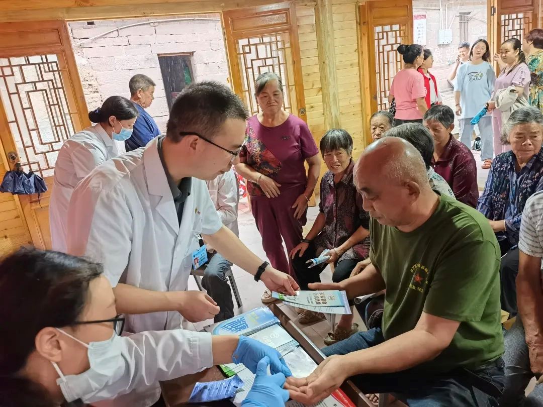 義診現場。榮昌區人民醫院供圖