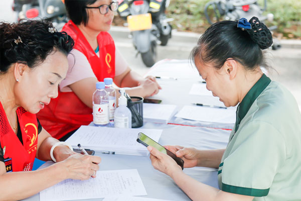 獻血現場。騰訊西南總部供圖