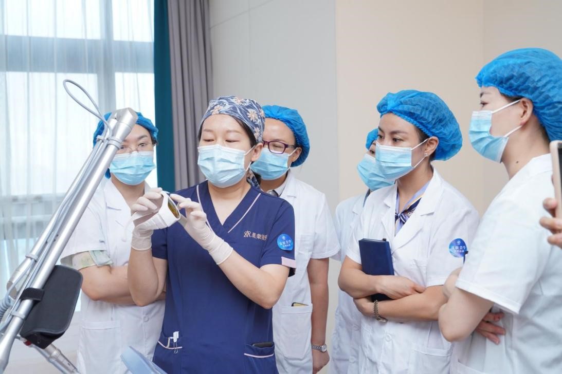 培訓現場。重慶星榮整形外科醫院供圖