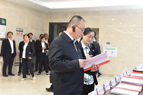 了解衛健系統黨組織基層基礎工作。璧山區衛生健康委供圖