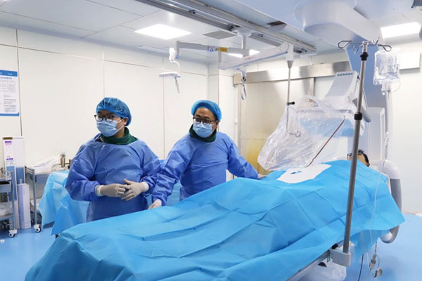 應急演練現場。墊江縣人民醫院供圖