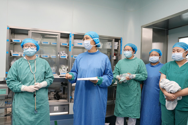 現場點評。院方供圖